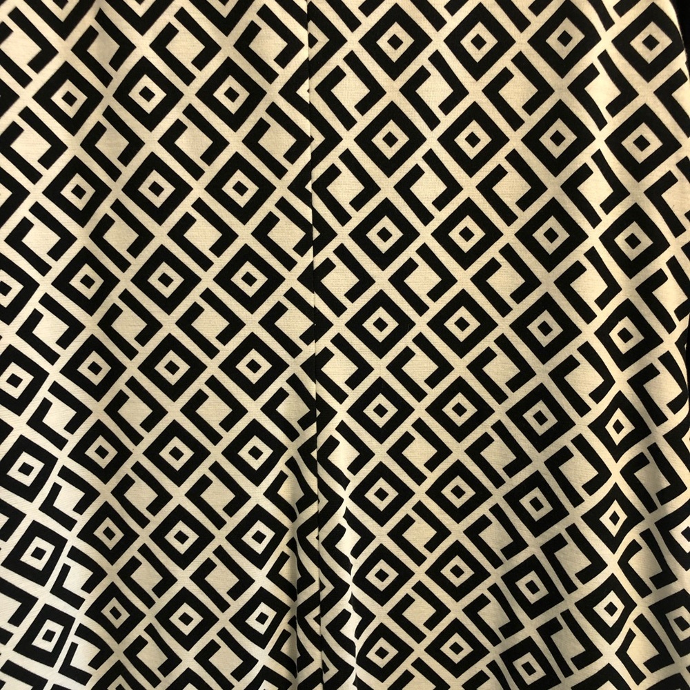 EUC Tahari Arthur S. Levine Black & White Dress - Picture 10 of 15